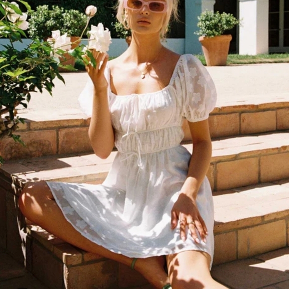 Princess Polly Dresses & Skirts - Princess Polly Kenny white floral jacquard mini short puff sleeve dress